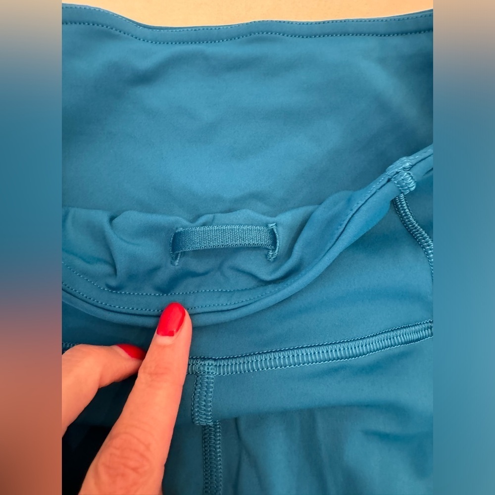 EUC! Lululemon Fast And Free Short 6" *Non-Reflective, sz 2 - Picture 6 of 13